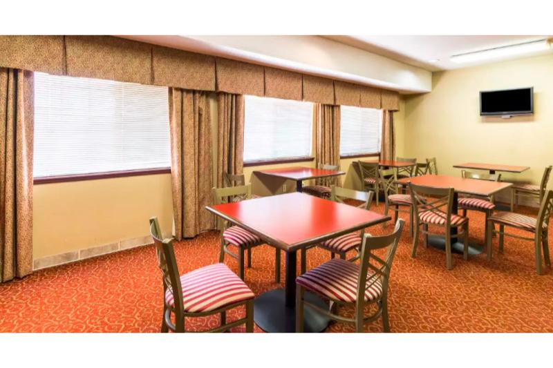 בית מלון כפרי Rodeway Inn