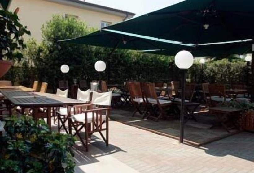 هتل Villa Toscana