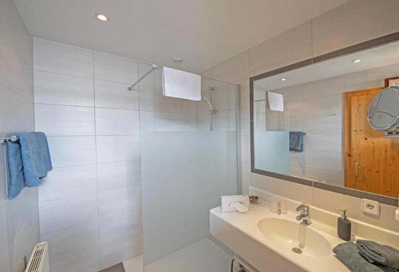 Wiesenhof, Hotel Direkt Am See