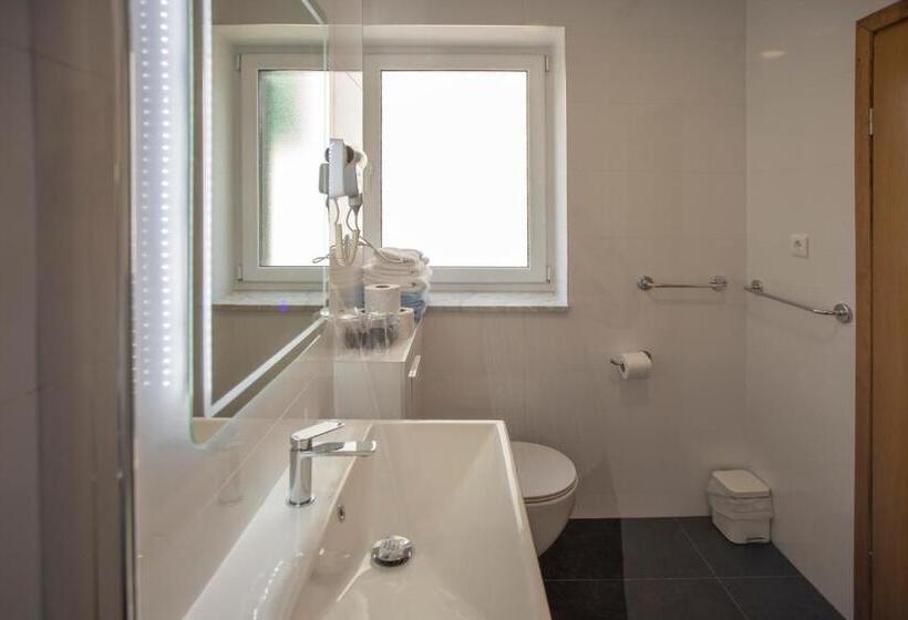 تختخواب و صبحانه Villa Ana Split