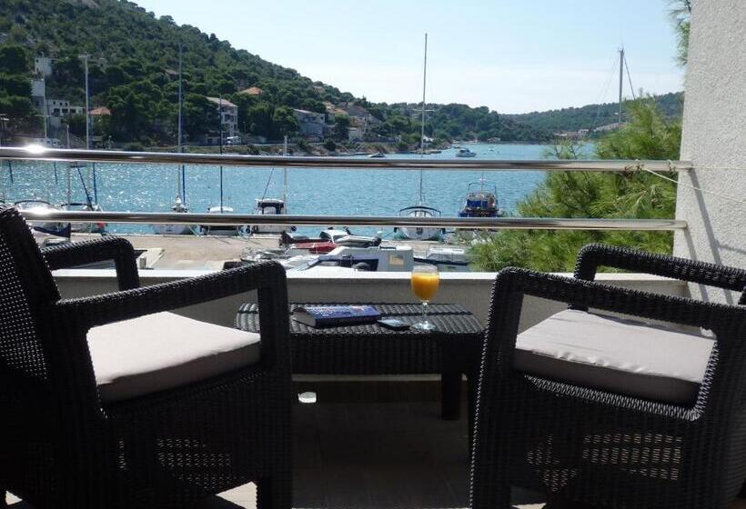 Gina Bed & Breakfast