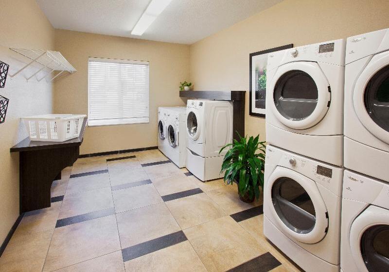 فندق Candlewood Suites Lenexa   Overland Park Area By Ihg