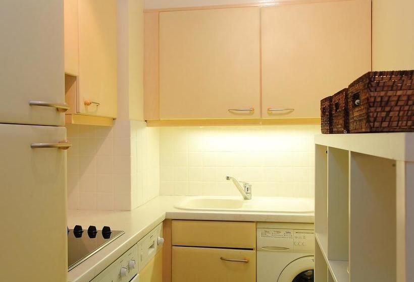 בית מלון כפרי Cannes Bay