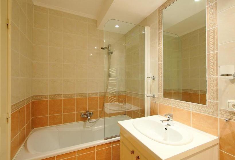 בית מלון כפרי Cannes Bay