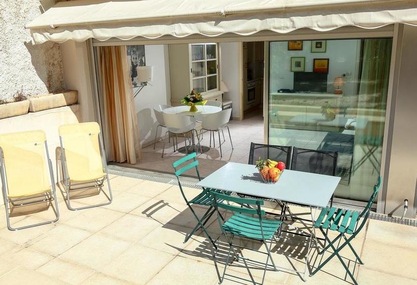 בית מלון כפרי Cannes Bay