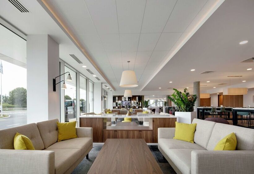 هتل Hampton By Hilton London Stansted Airport