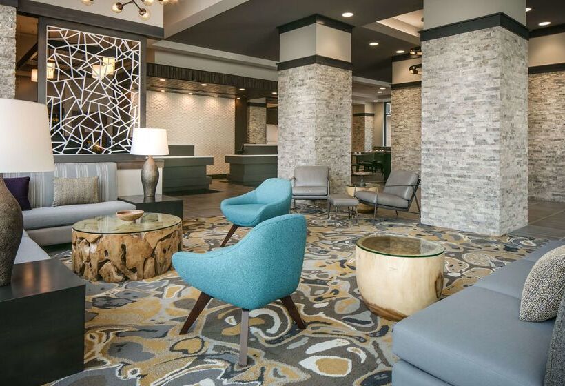 בית מלון כפרי Hilton Garden Inn Iowa City Downtown University