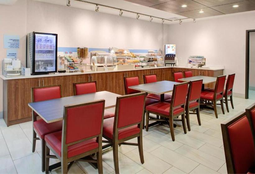 فندق Holiday Inn Express  Bronx Nyc  Yankee Stadium, An Ihg