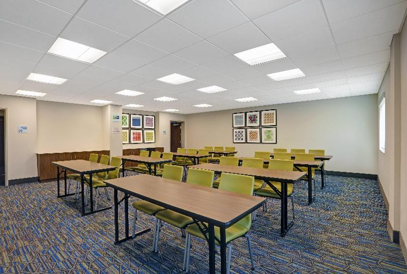 فندق Holiday Inn Express & Suites   Lenexa   Overland Park Area, An Ihg