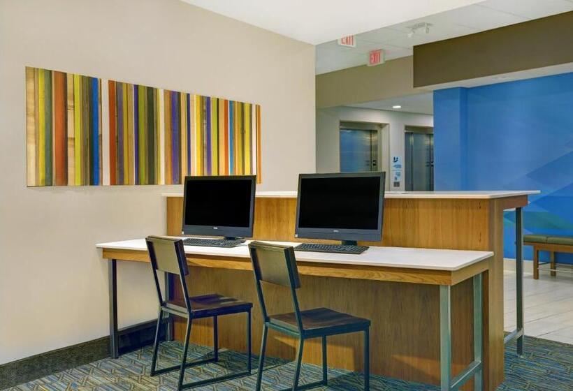 فندق Holiday Inn Express & Suites   Lenexa   Overland Park Area, An Ihg