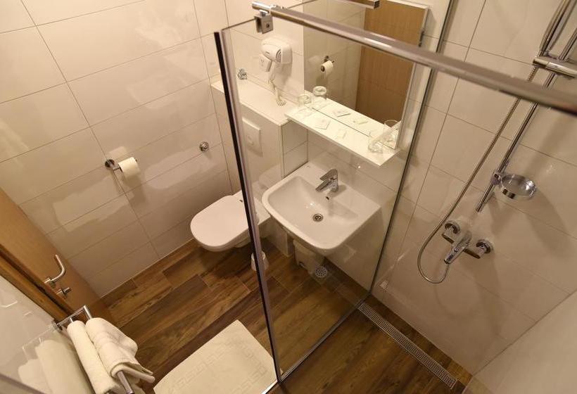 住宿加早餐  Rooms Barba Niko Near Zagreb Airport
