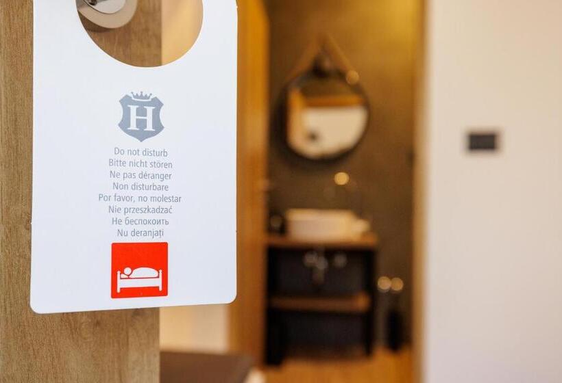 مبيت وإفطار Rooms Lišnić