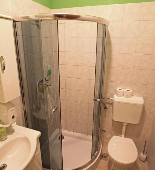 مبيت وإفطار Rooms Lišnić