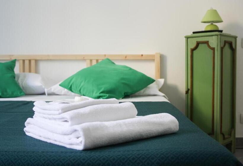 تختخواب و صبحانه Salotto Piramide