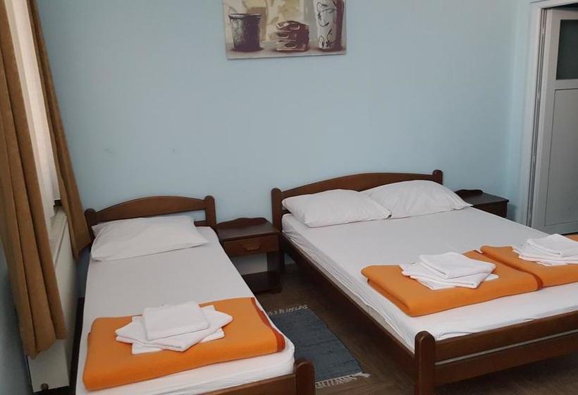 Hostel Kristal