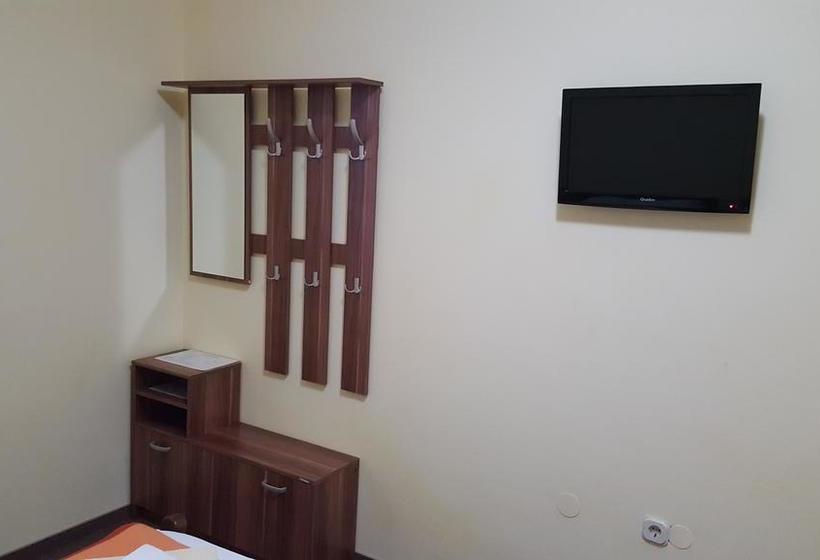 Hostel Kristal
