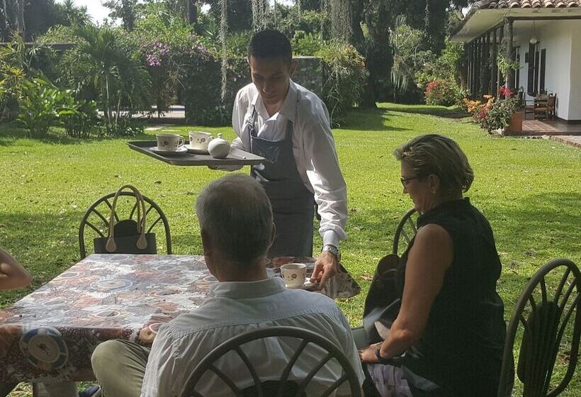 هتل Hacienda Castilla