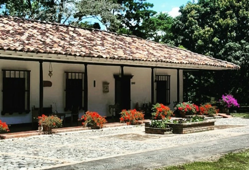 هتل Hacienda Castilla