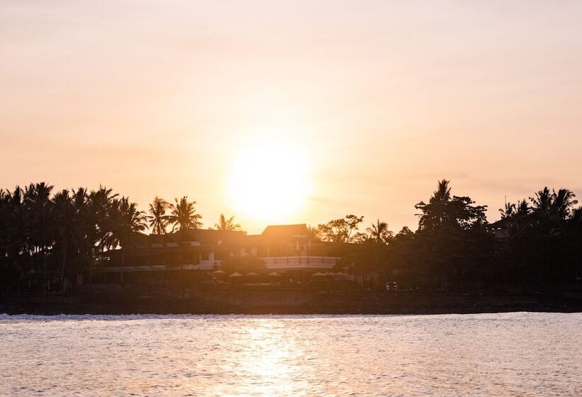 호텔 The Point Surfcamp Bali