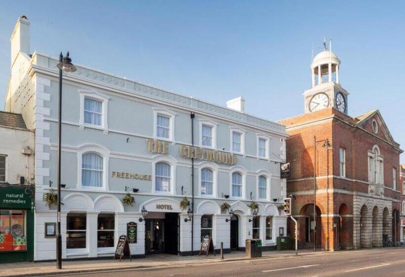 בית מלון כפרי The Greyhound Wetherspoon
