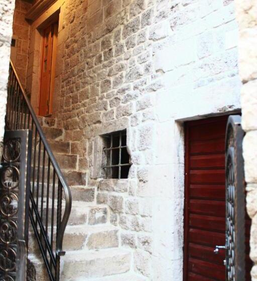 هتل Villa Kudelik   Stone Story