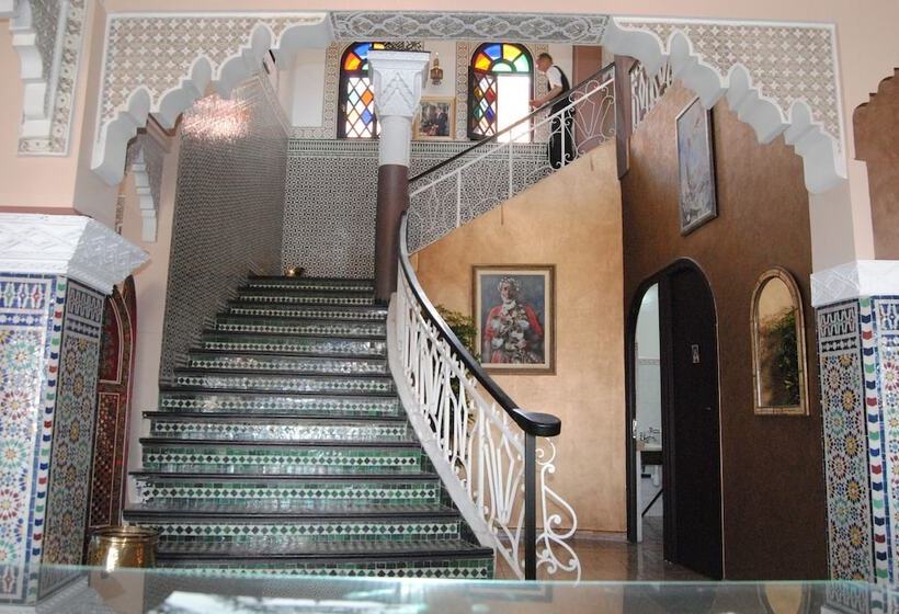 پانسیون Collier De La Colombe