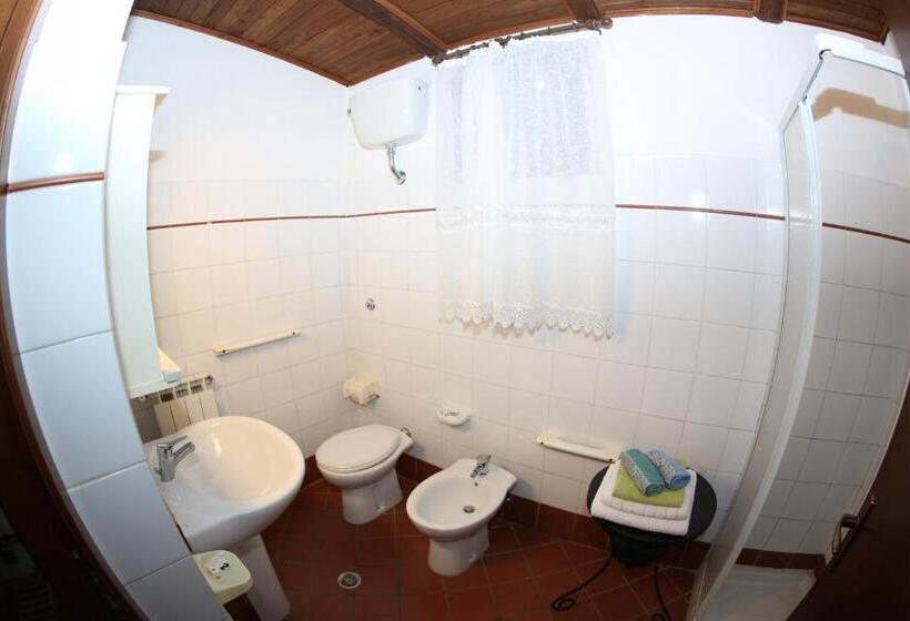 בית מלון כפרי Agriturismo Monte Due Torri
