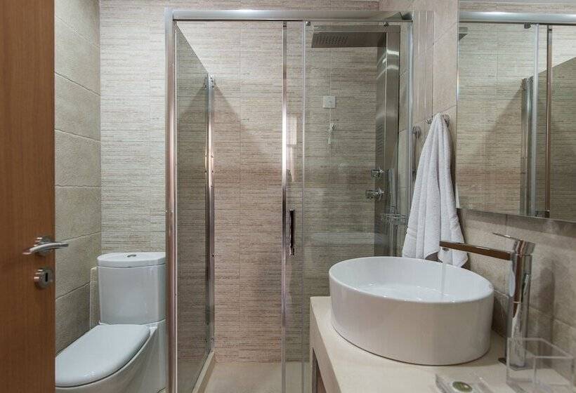 هتل Bluebell Luxury Suites