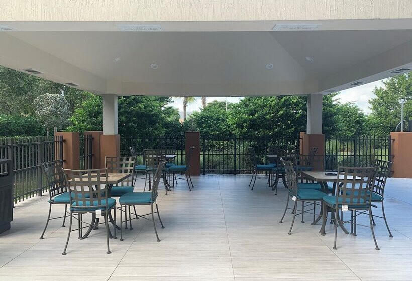 בית מלון כפרי Candlewood Suites   Miami Exec Airport   Kendall, An Ihg