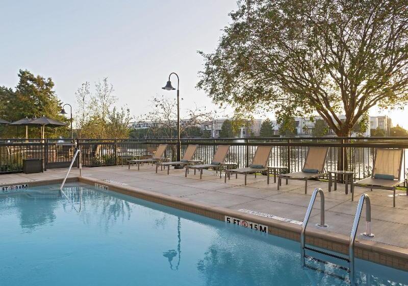 בית מלון כפרי Courtyard By Marriott Houston Sugar Land/lake Pointe