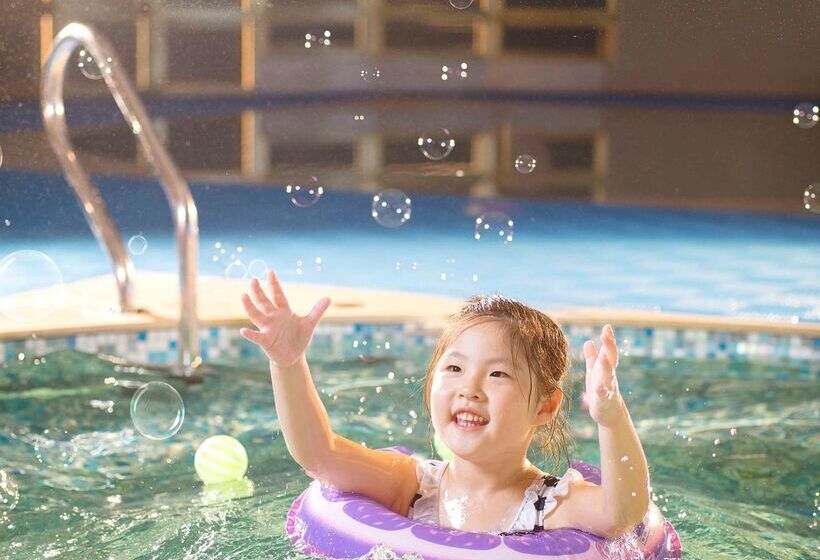 هتل Hilton Yantai