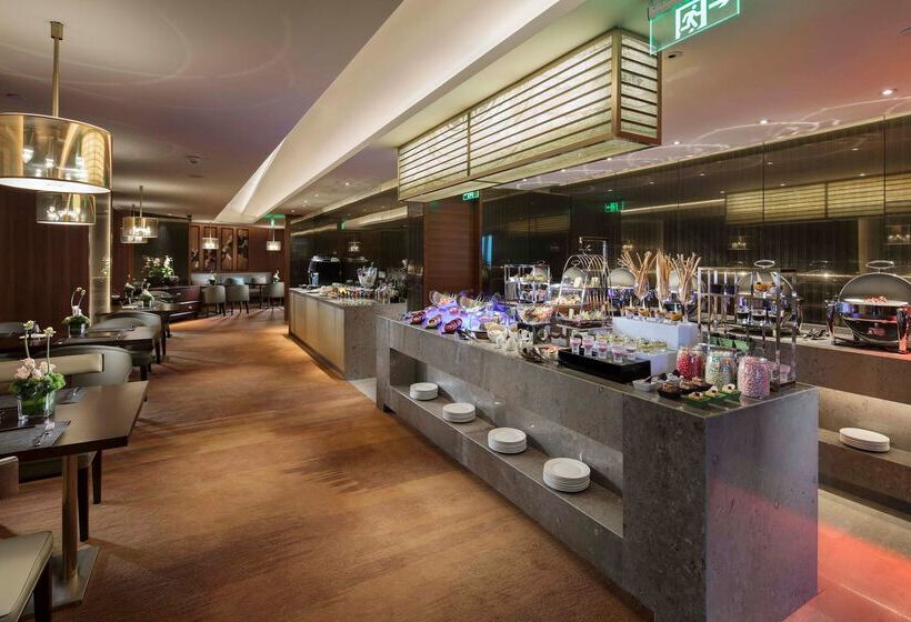 هتل Hilton Yantai