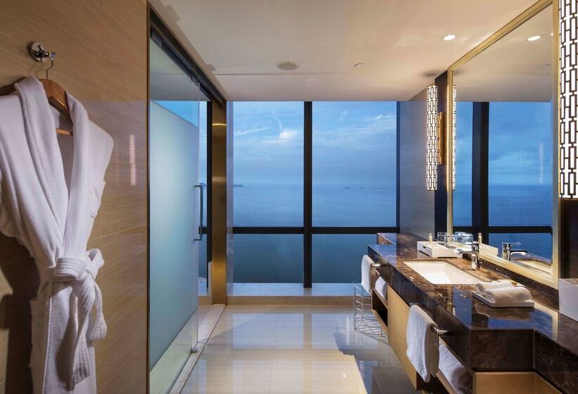 هتل Hilton Yantai