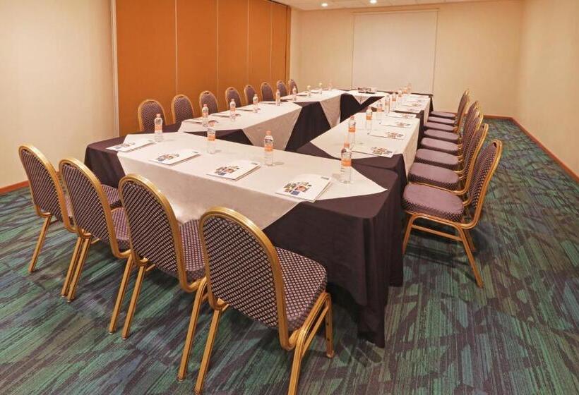 Otel Holiday Inn Express   Tuxpan, An Ihg