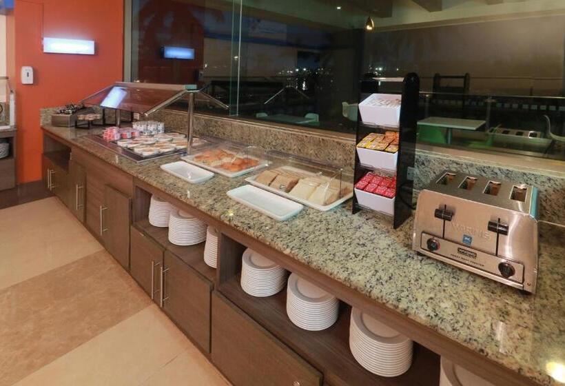 Otel Holiday Inn Express   Tuxpan, An Ihg