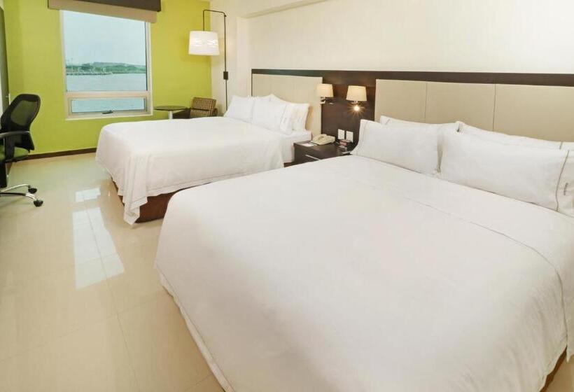Otel Holiday Inn Express   Tuxpan, An Ihg