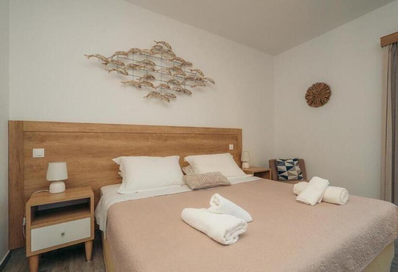 تختخواب و صبحانه Rooms & Apartments Archontou