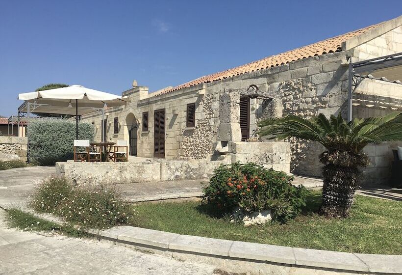 هتل Agriturismo Masseria Costarella
