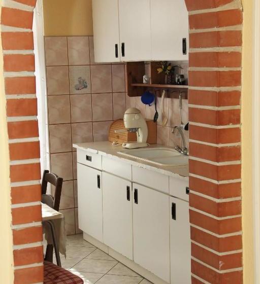 酒店 Aphrodite Apartments & Café