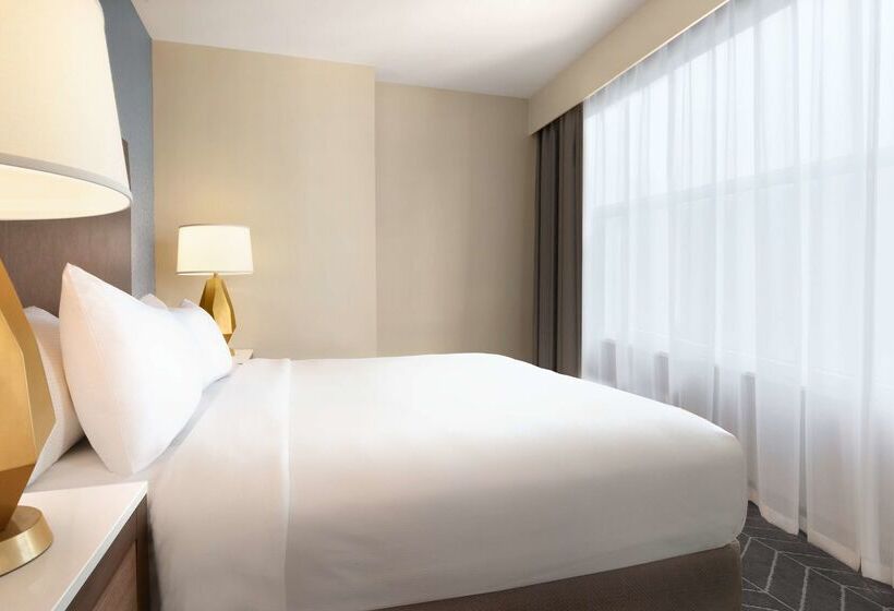 هتل Embassy Suites By Hilton Wilmington Riverfront