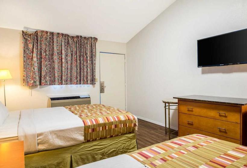 فندق Rodeway Inn Oakley