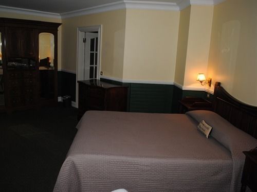 Reddans Of Bettystown Luxury Bed & Breakfast, Restaurant And Bar