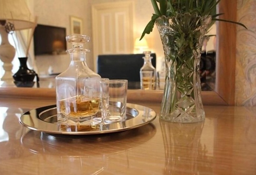 مبيت وإفطار Garvally House