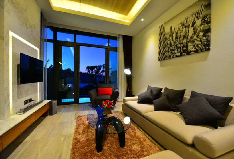 Bukit Pool Villas