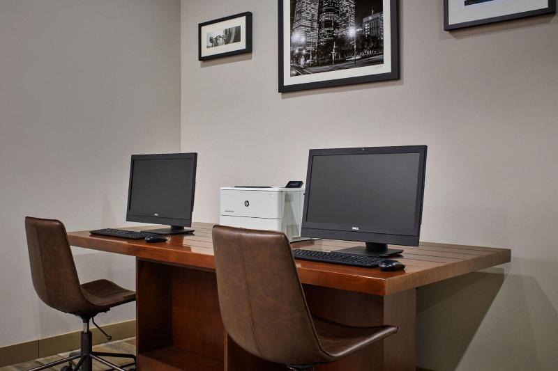 בית מלון כפרי Four Points By Sheraton Houston Intercontinental Airport