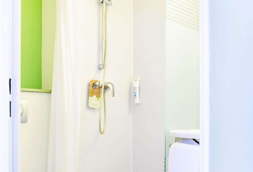 בית מלון כפרי Ibis Budget Valenciennes Petiteforet