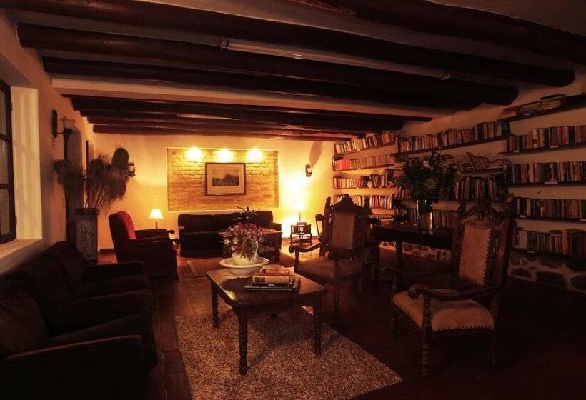 هتل Mesón De Los Virreyes