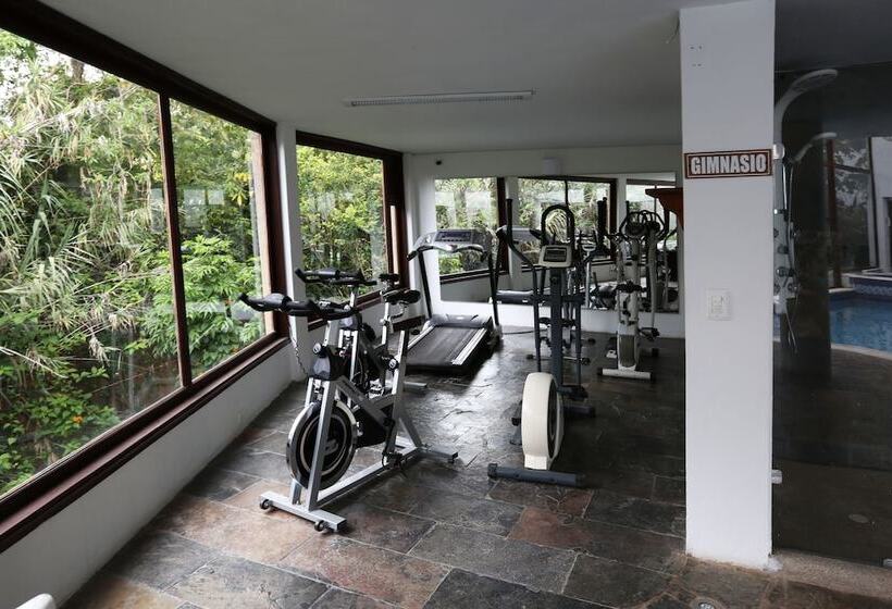 هتل Mesón De Los Virreyes