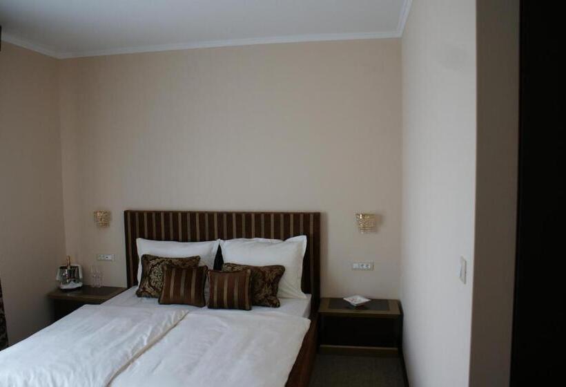 مبيت وإفطار Guest Accommodation Atrium Gulin