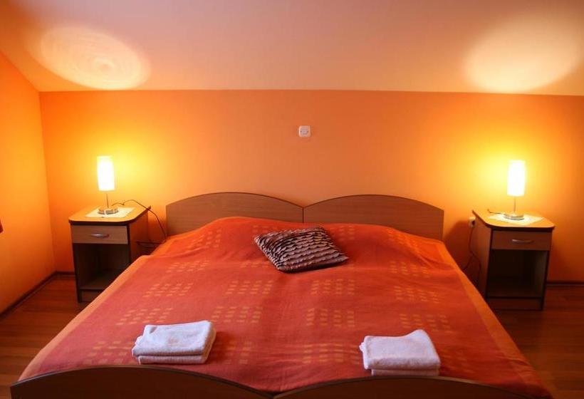 مبيت وإفطار Rooms Centar